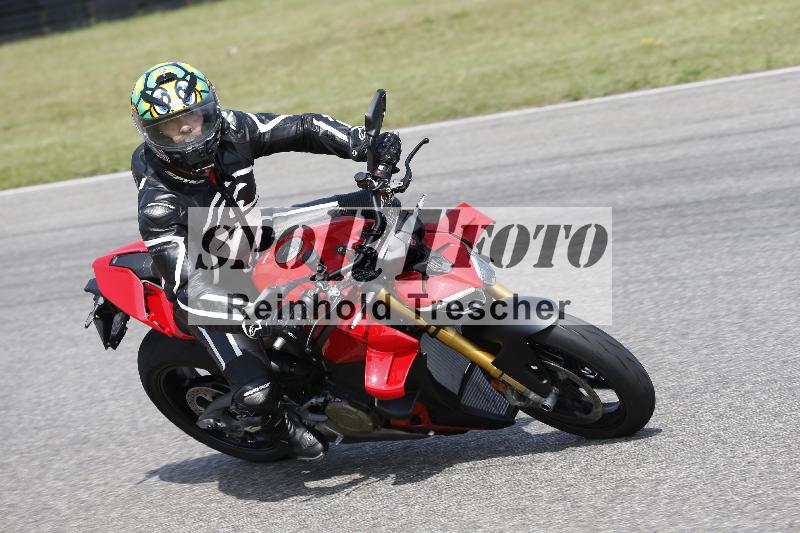/27 12.06.2025 Ducati Schweiz Trackday Warmup  ADR/blau-bleu/ohne
